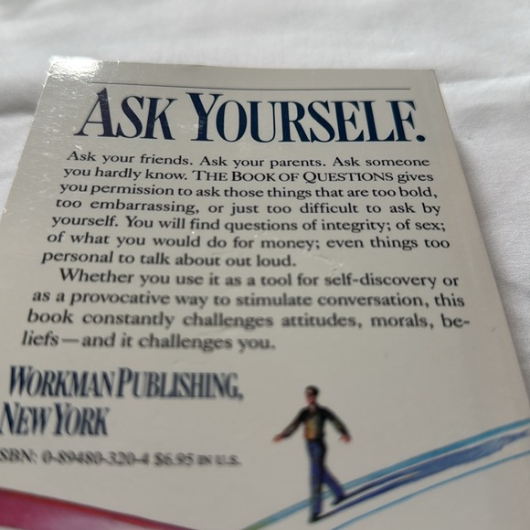 Book: The Book of Questions - Picture 11 of 11